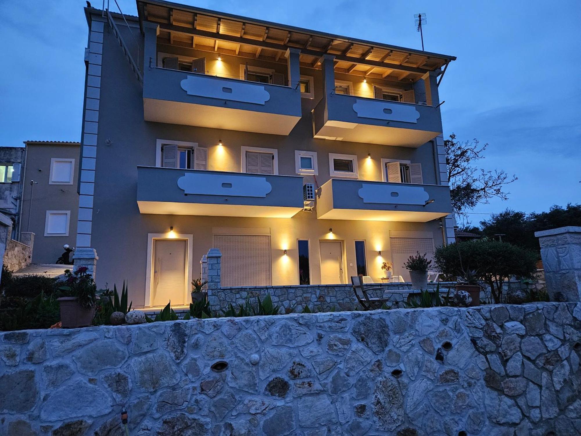 Grey Luxury House Lägenhet Ypsos Exteriör bild