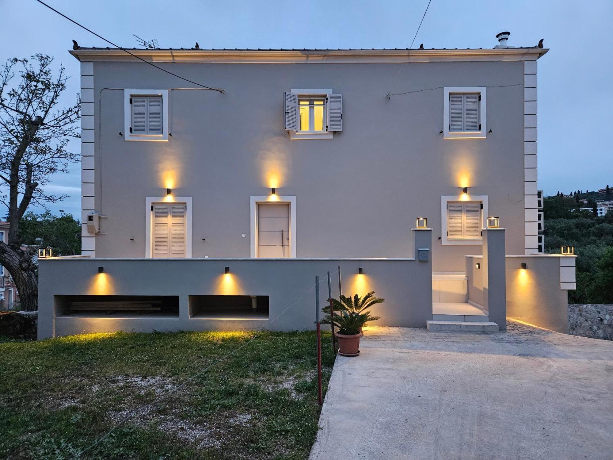 Grey Luxury House Lägenhet Ypsos Exteriör bild