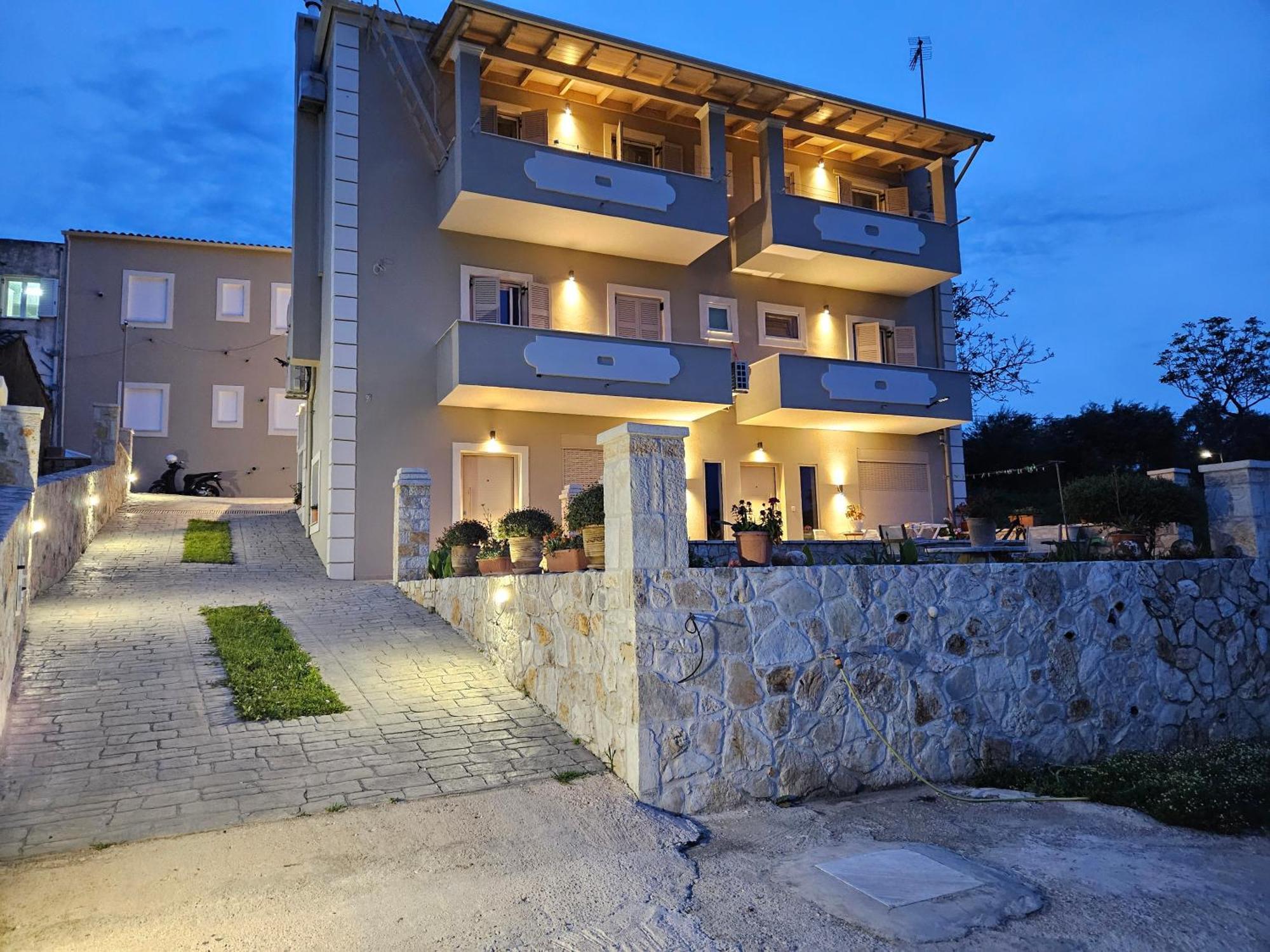 Grey Luxury House Lägenhet Ypsos Exteriör bild